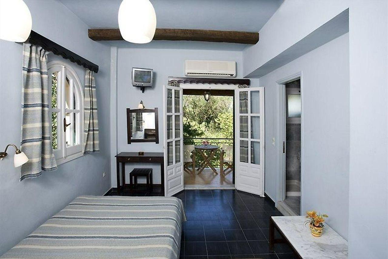 Yannis Servos Barbati Apartments Buitenkant foto