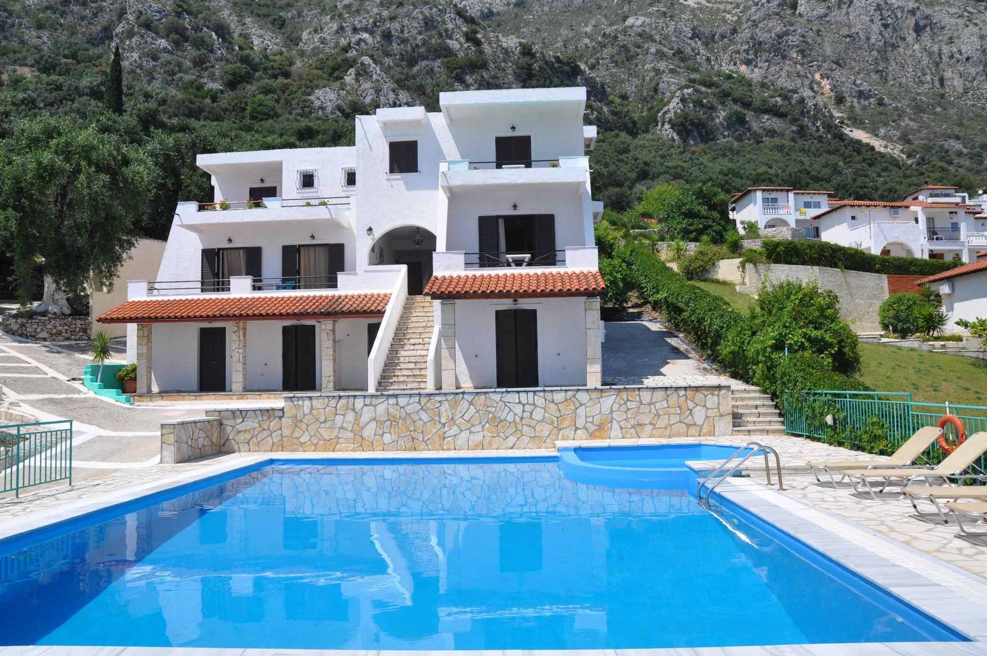 Yannis Servos Barbati Apartments Buitenkant foto